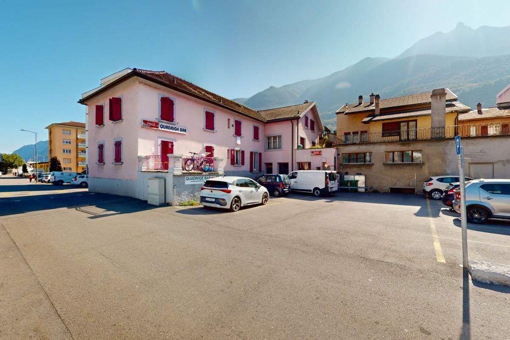 Property photo 3 of 7