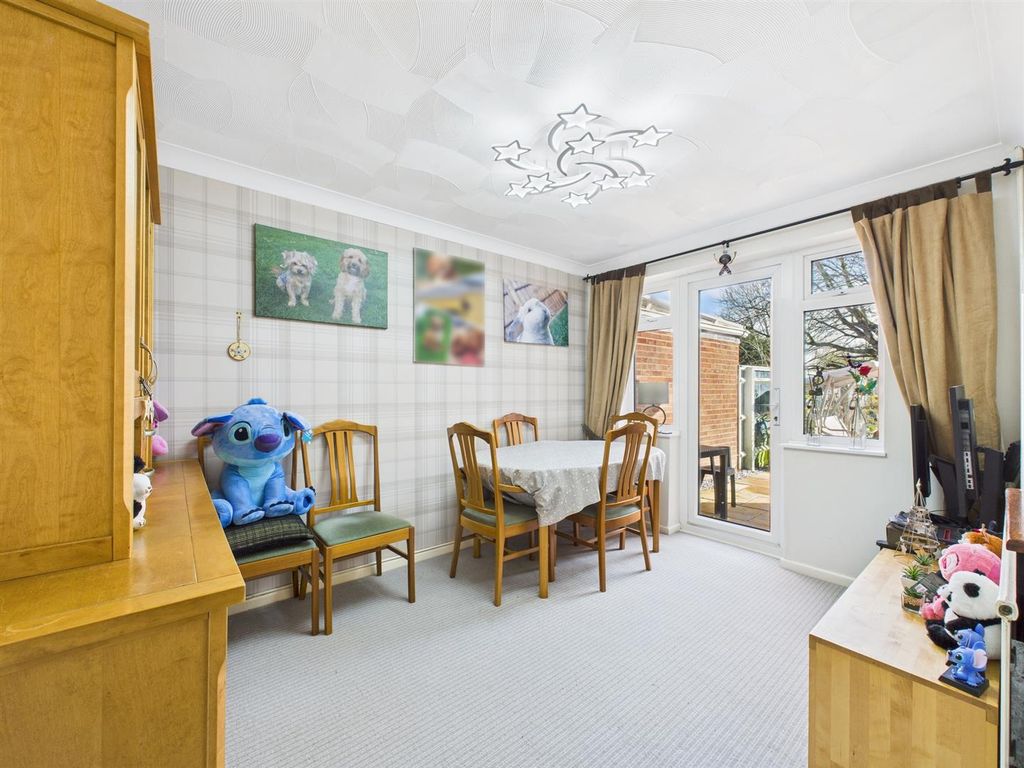 Property photo 3 of 14 Cam02435G0-Pr0140-Still008.Jpg