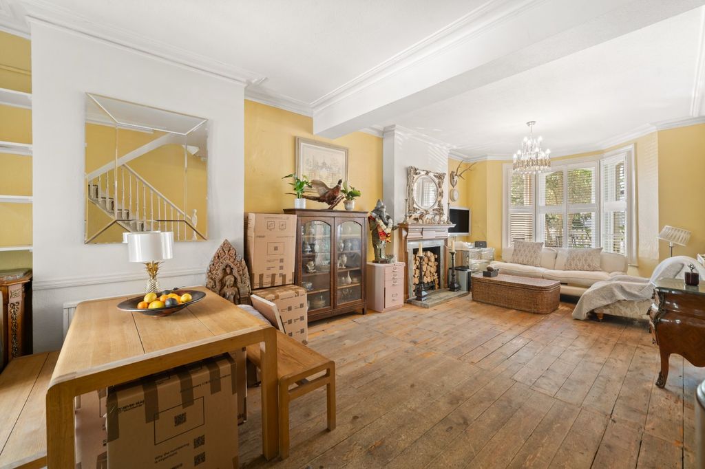 Property photo 2 of 11