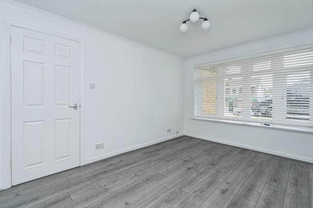 Property photo 2 of 18 Internal View