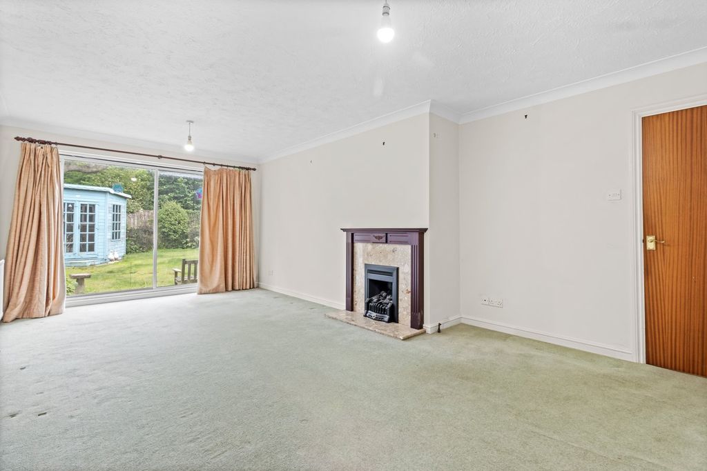 Property photo 2 of 19