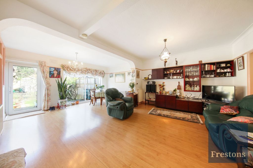 Property photo 3 of 15