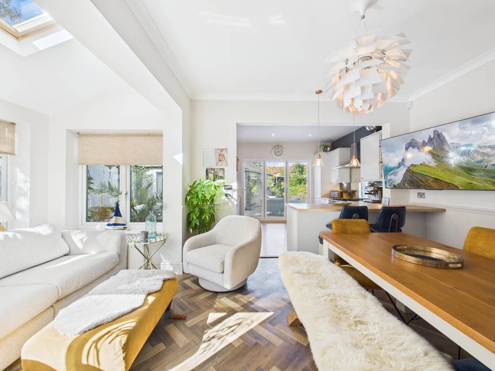 Property photo 1 of 22