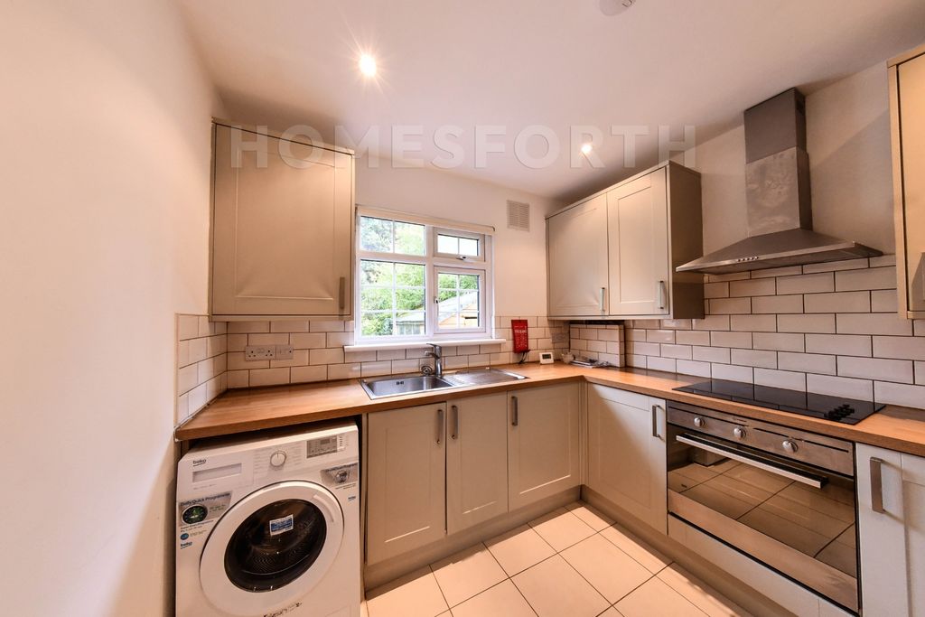 Property photo 2 of 16 Photo 7