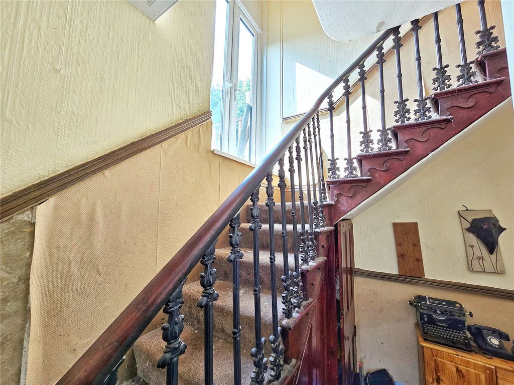 Property photo 3 of 35 Sweeping Staircase