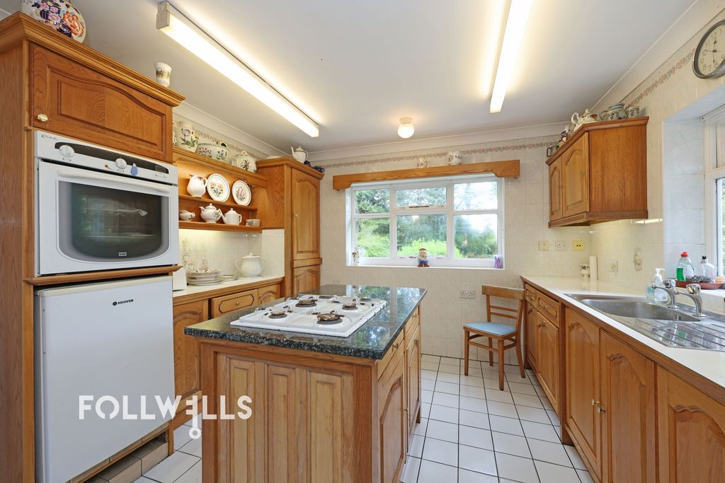 Property photo 3 of 23