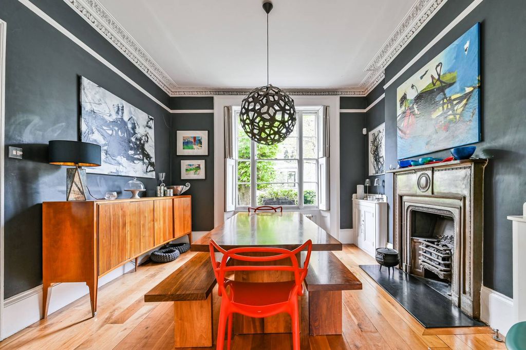 Property photo 2 of 37