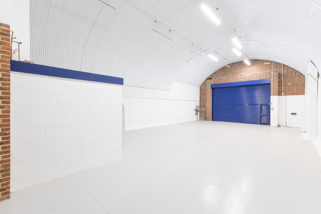 Property photo 2 of 6 An Empty Arch With White Lining