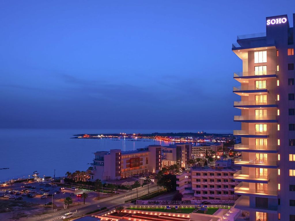 Property photo 2 of 21