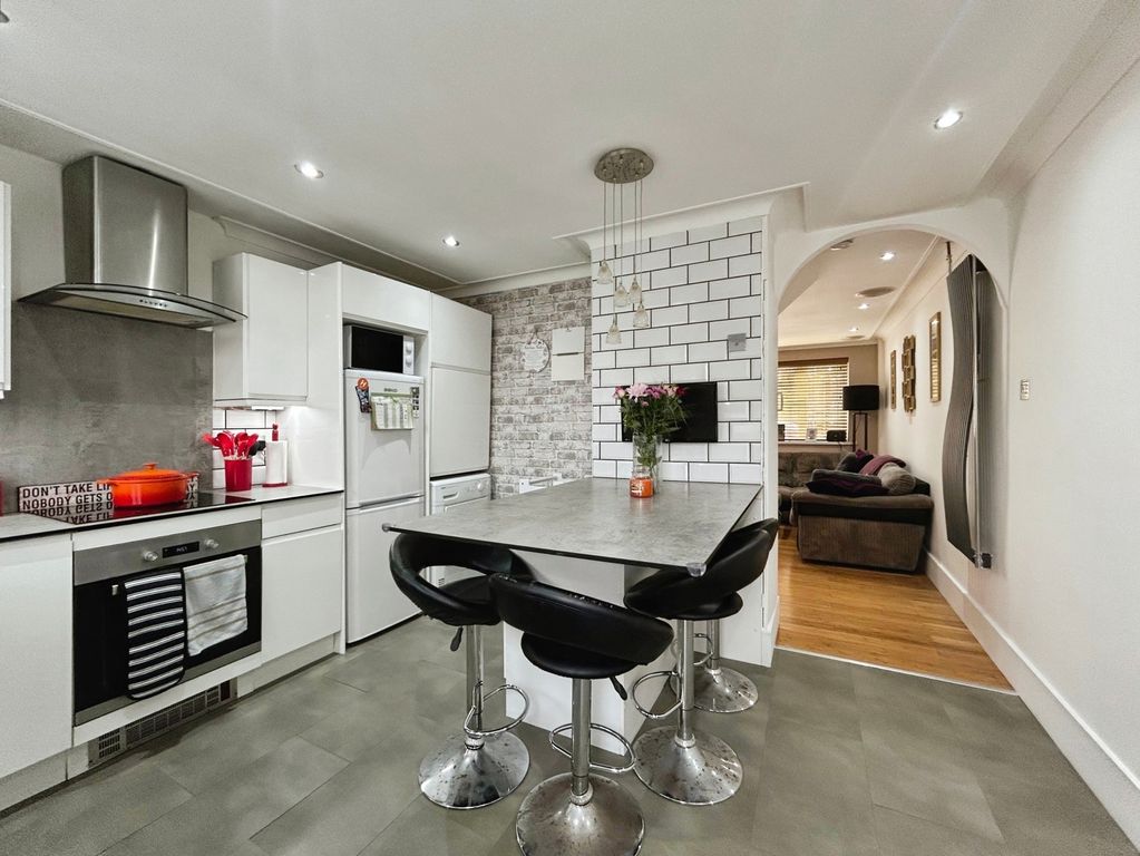 Property photo 3 of 9 Pbox-Img.Jpg