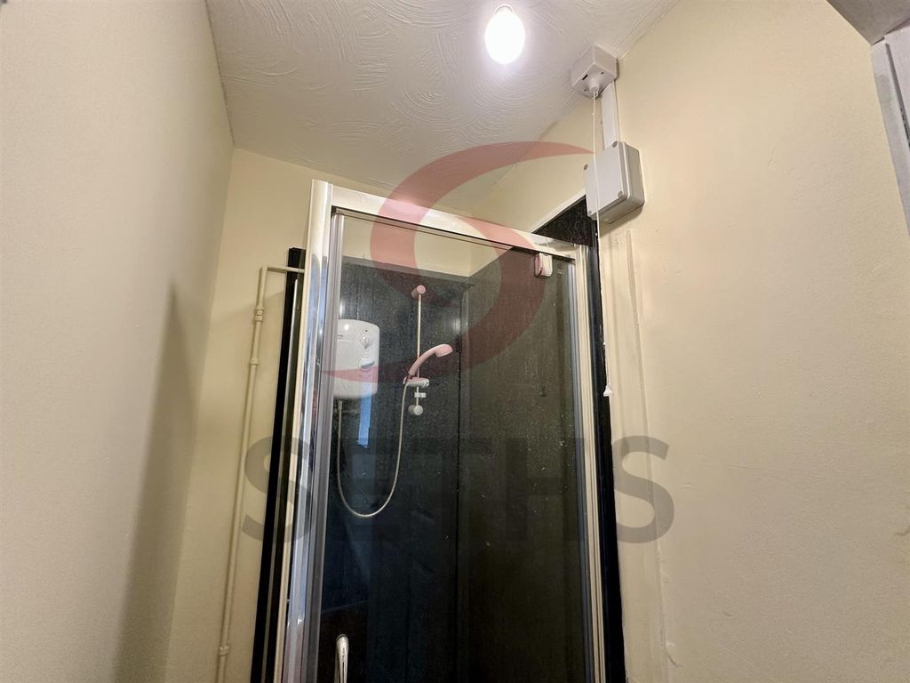 Property photo 2 of 6 Shower