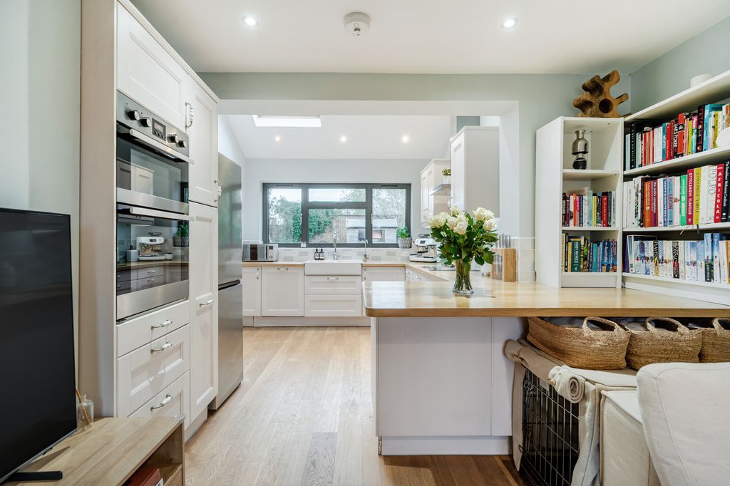 Property photo 2 of 13