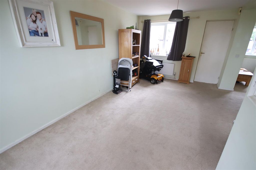 Property photo 3 of 12 Img_8388.Jpg