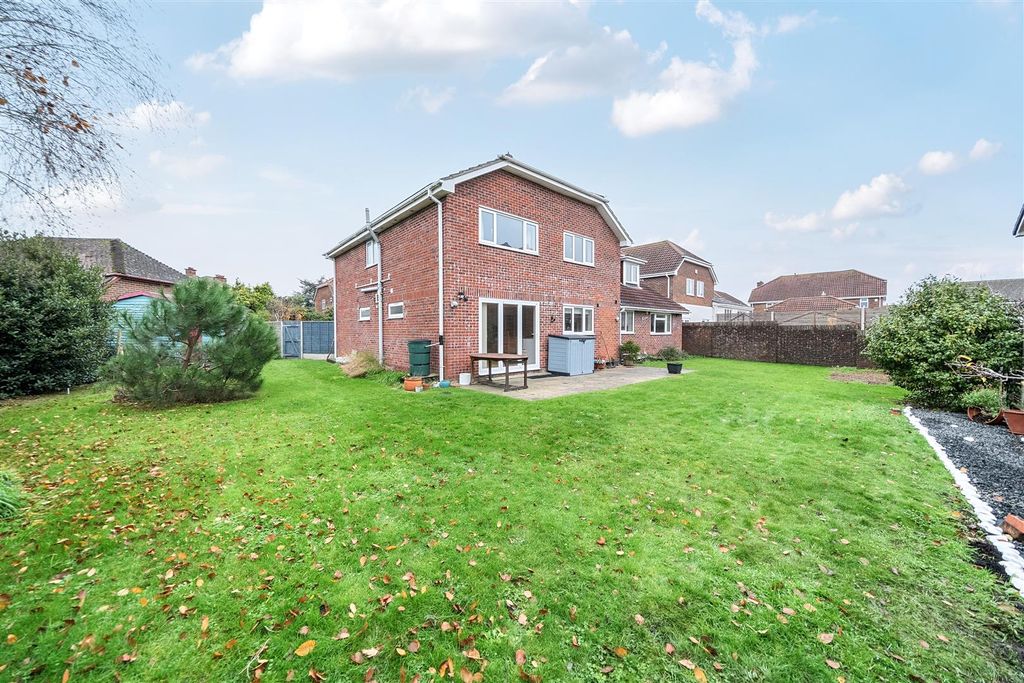 Property photo 2 of 18 Garden Shot.Jpg