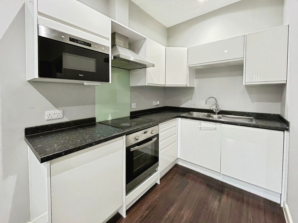 Property photo 3 of 7 Reception/Kitchen
