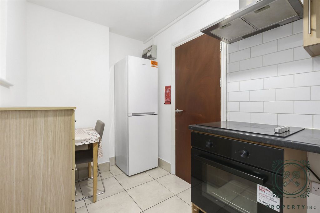 Property photo 2 of 10 Separate Kitchen