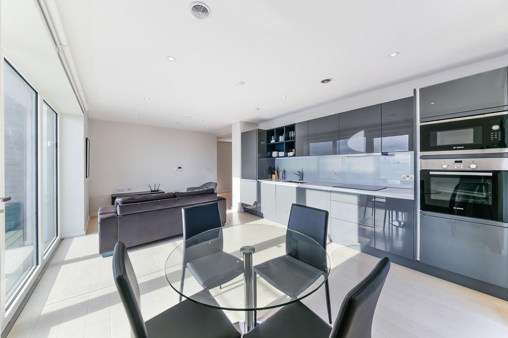 Property photo 2 of 12 Kitchen - Cassia Poi