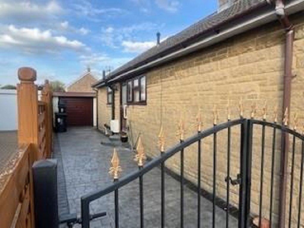 Property photo 2 of 11