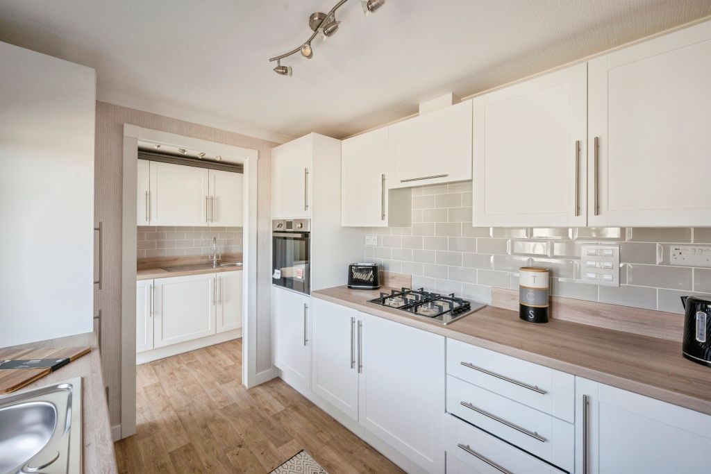 Property photo 3 of 14