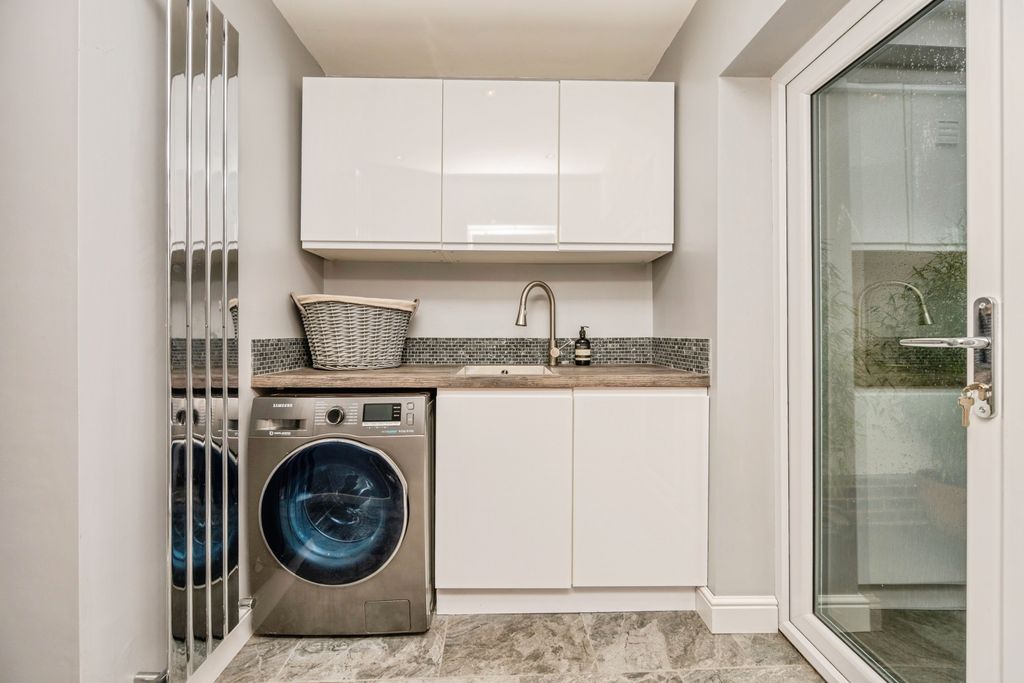 Property photo 3 of 17 Utility Room