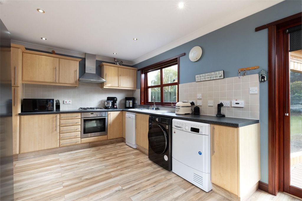 Property photo 2 of 18 Kitchen