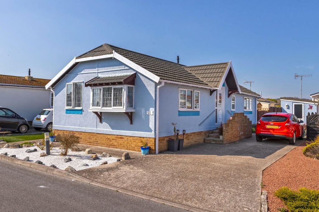 Property photo 1 of 17 The Fairway_19.Jpg