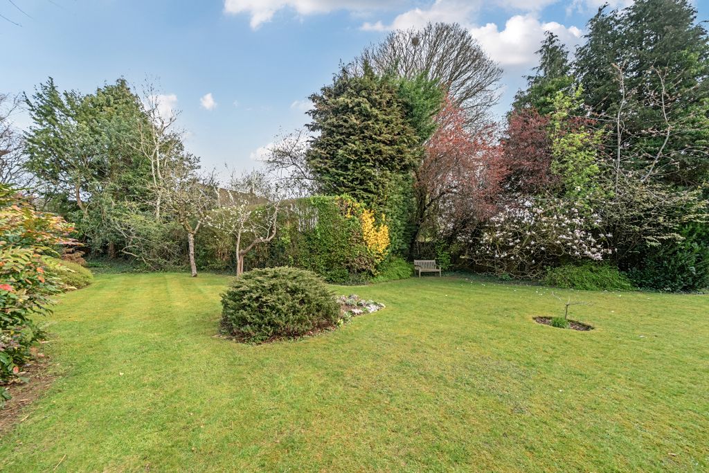 Property photo 2 of 9