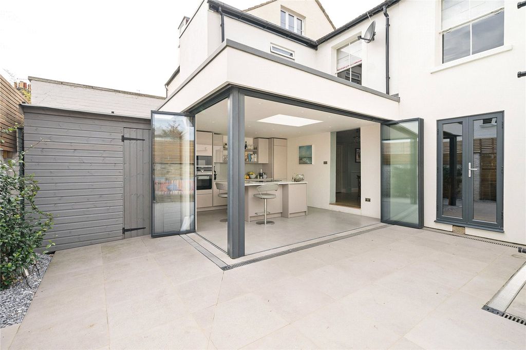 Property photo 2 of 10 Picture No. 06