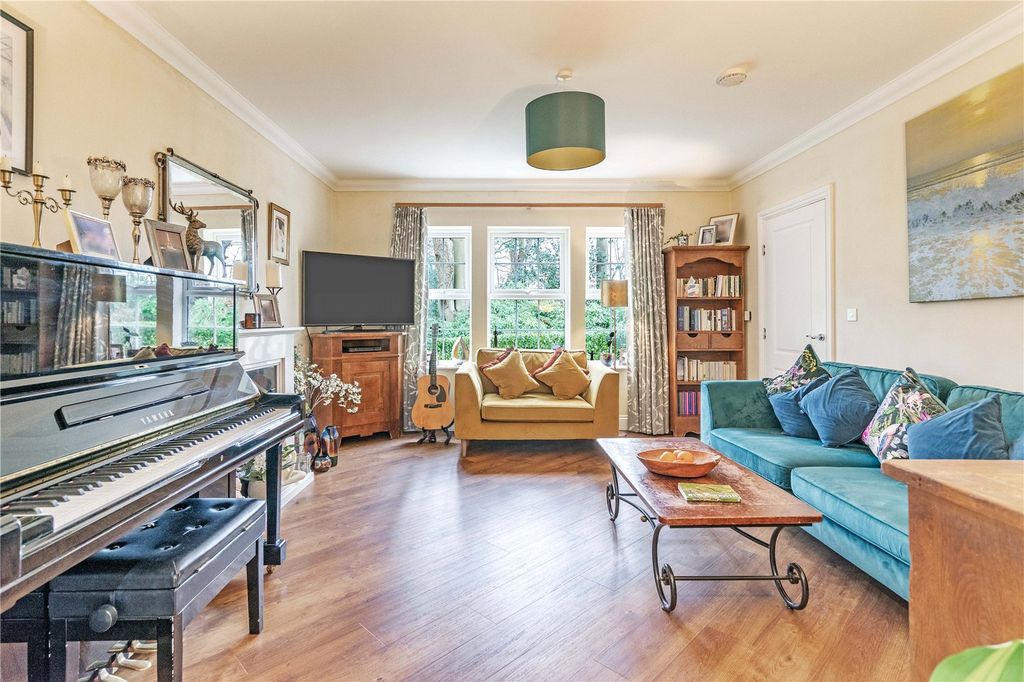 Property photo 2 of 19 Living Room