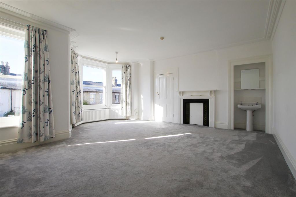 Additional image 11 of 6 bed town house to rentTenison Road, Cambridge CB1
