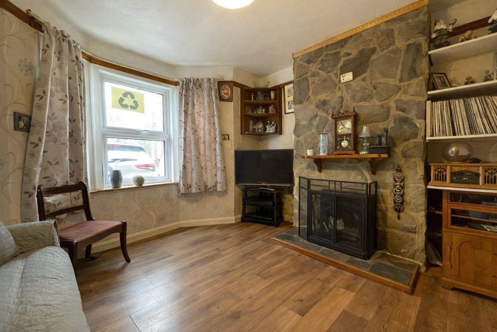 Property photo 2 of 11 Picture No. 18