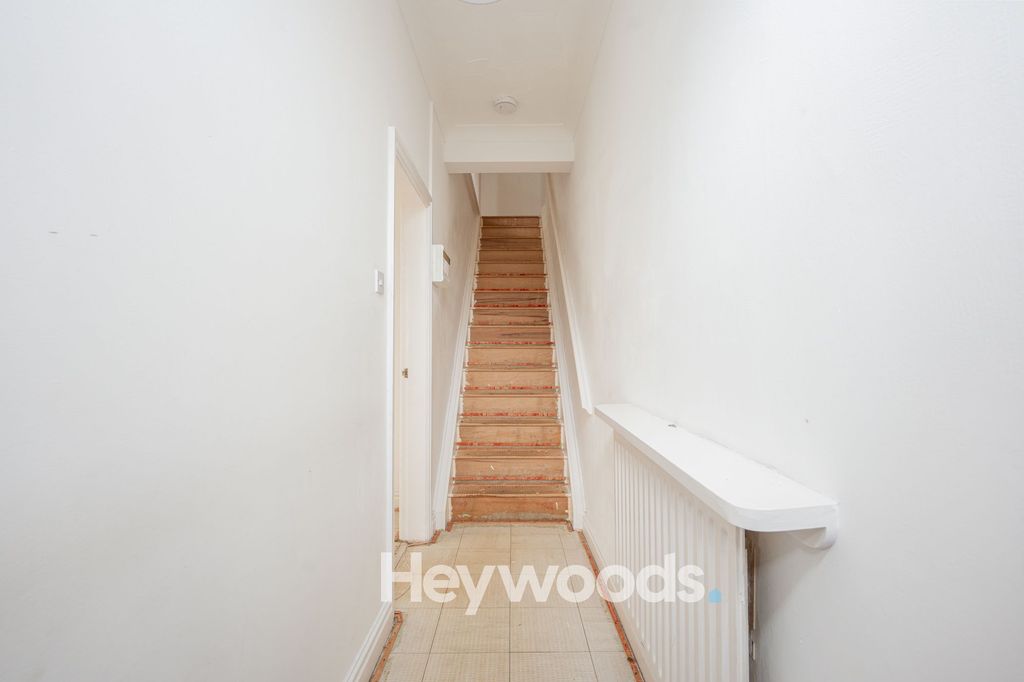 Property photo 2 of 26