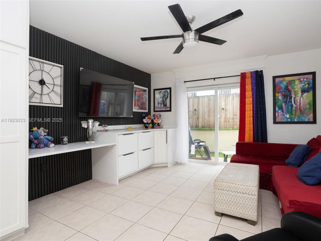 Property photo 2 of 35 <Alttext/>