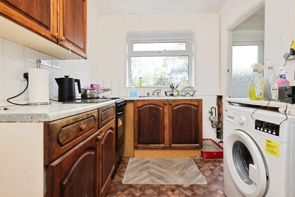 Property photo 2 of 13 Kitchen