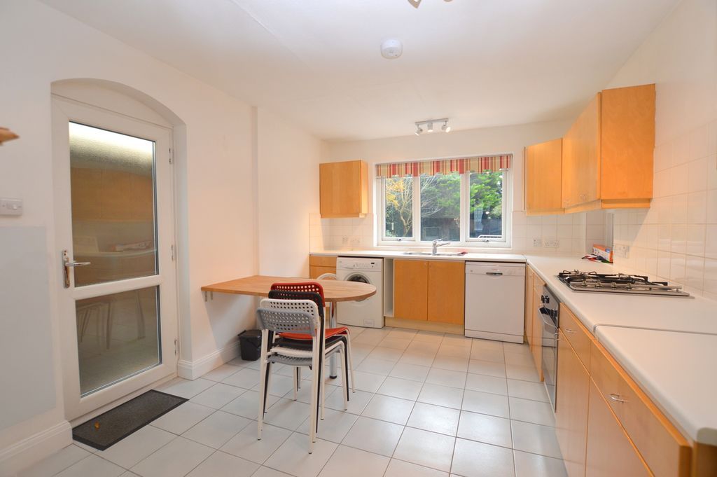 Property photo 3 of 12 Photo 39