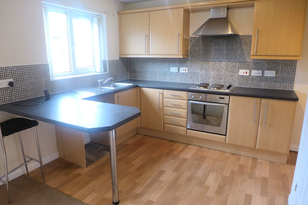 Property photo 3 of 7 Kitchen Area