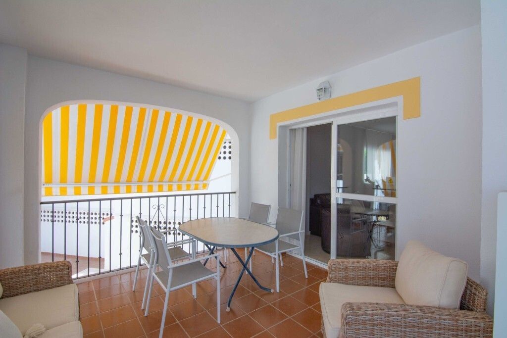 Property photo 3 of 10 Terrace 2
