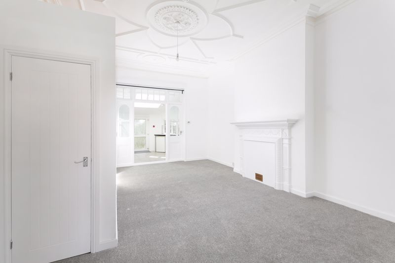 Property photo 3 of 16 Reception/Dining Room