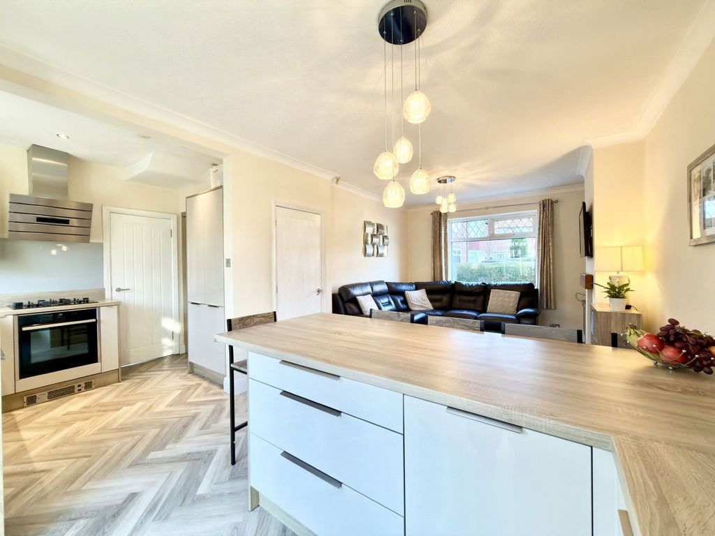 Property photo 3 of 36