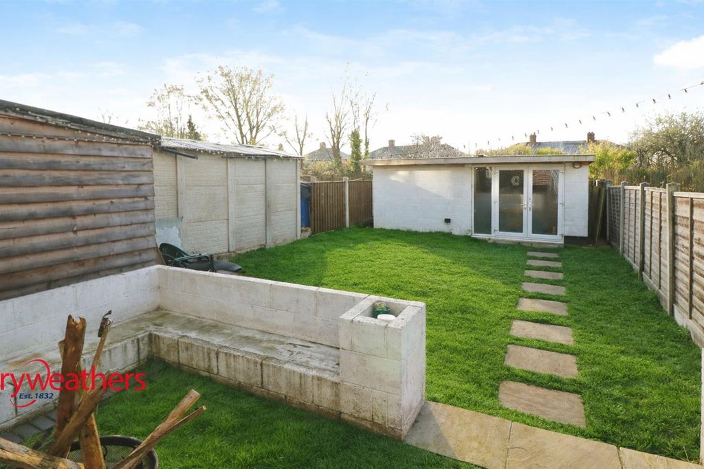 Property photo 3 of 17 External