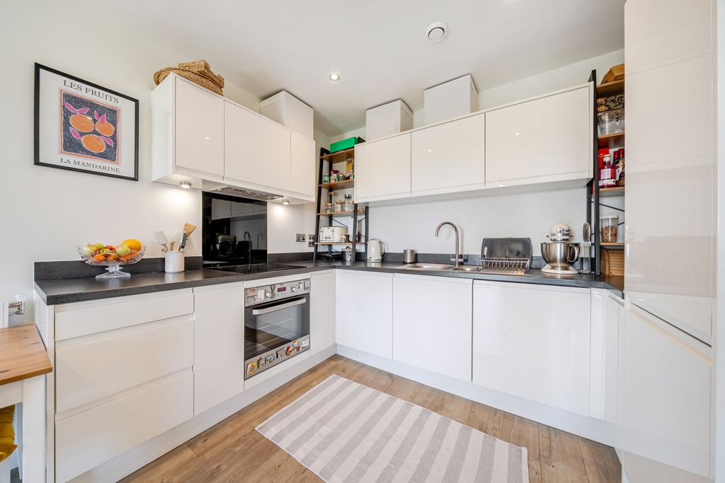Property photo 2 of 15 1452087-1-69F1E74...