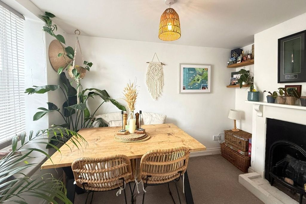 Property photo 3 of 9 Dining Room