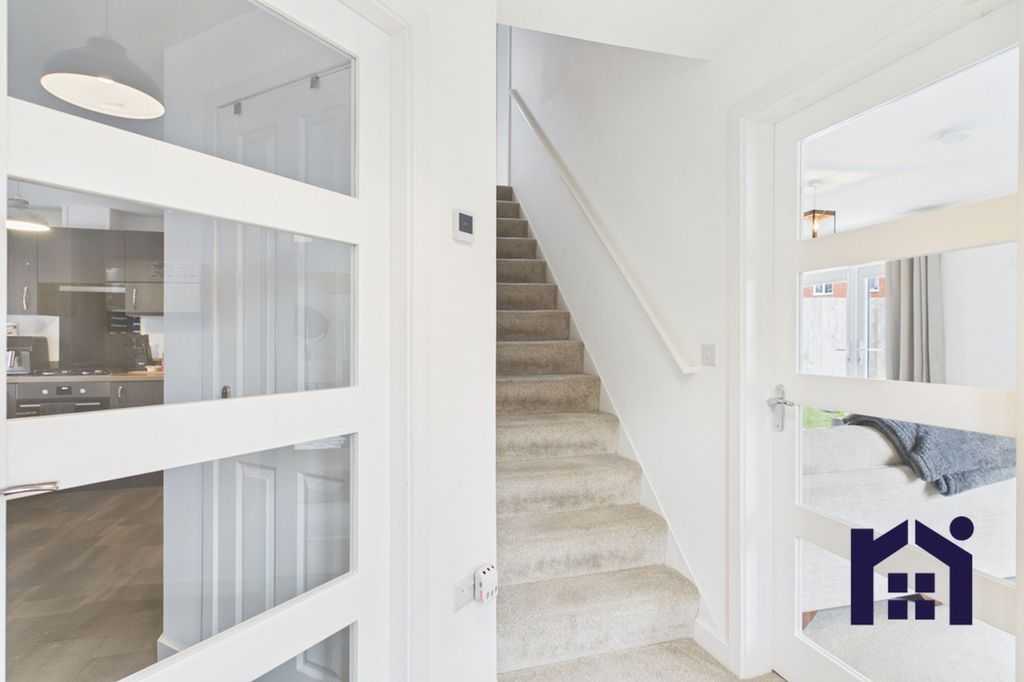 Property photo 3 of 30 Entrance