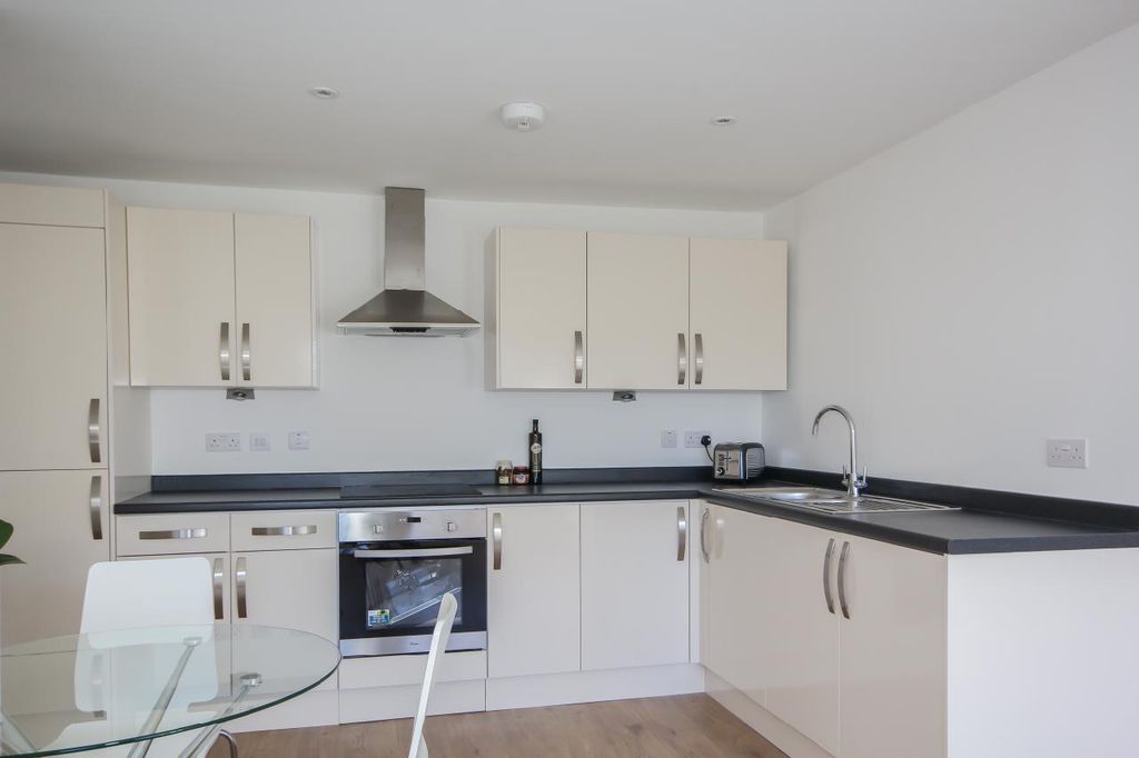 Property photo 3 of 7 Kitchen