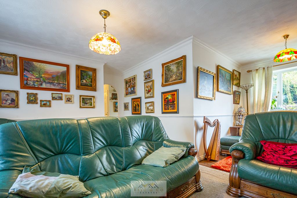 Property photo 3 of 29 Lounge 1.3