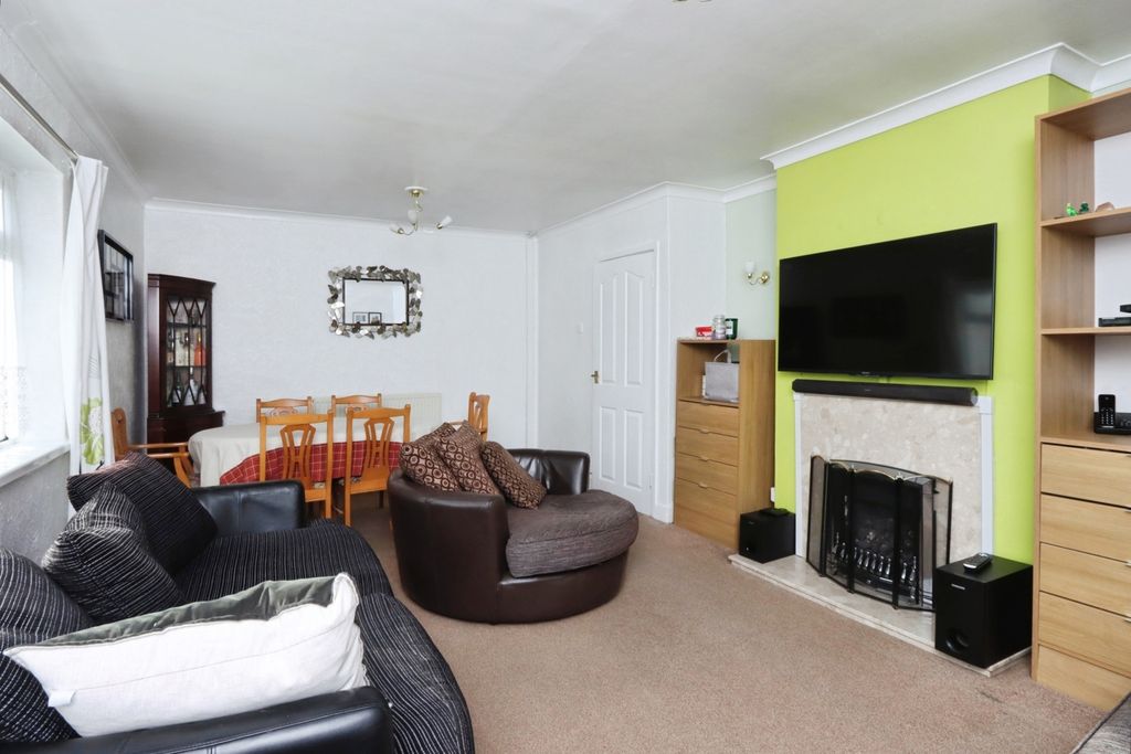 Property photo 2 of 17 Photo