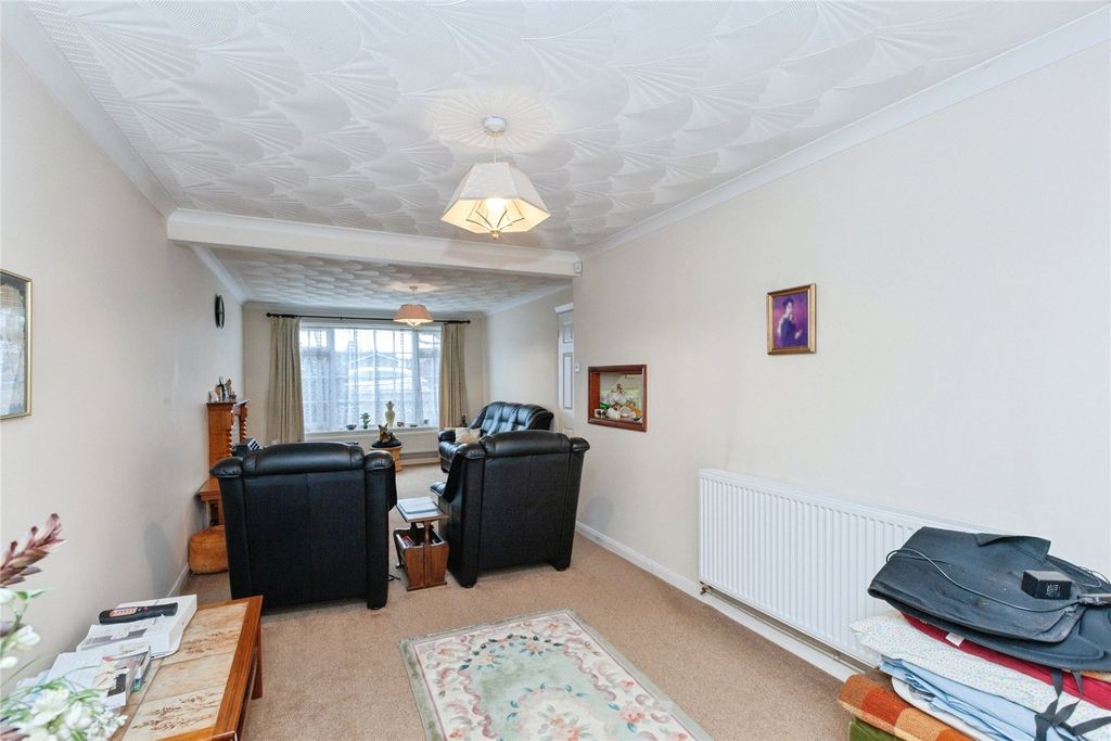 Property photo 3 of 19 Picture No. 01