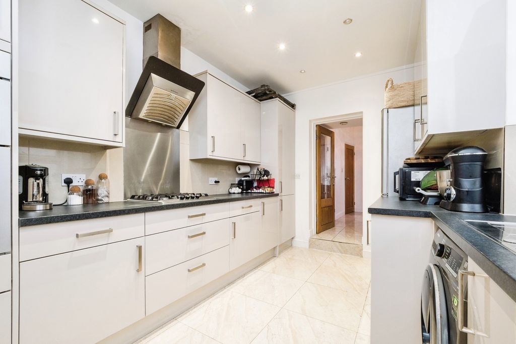 Property photo 3 of 19 Pbox-Img.Jpg