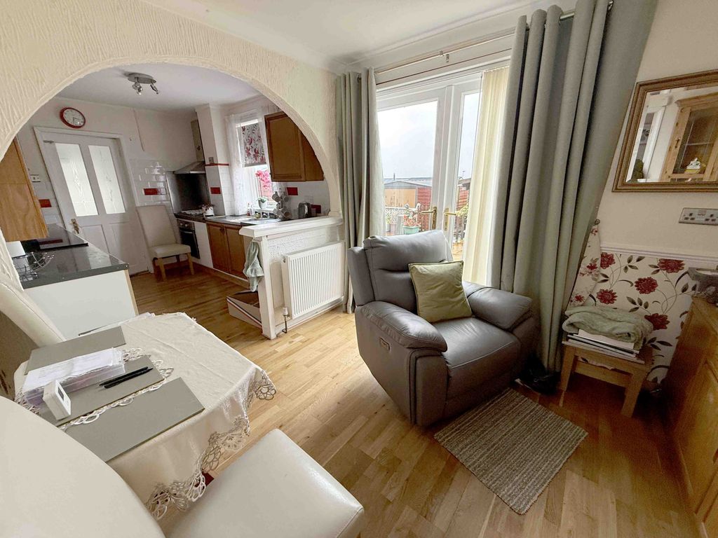 Property photo 3 of 10 Gallery