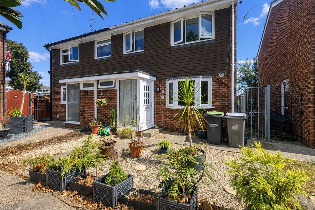 Property photo 1 of 11 Front